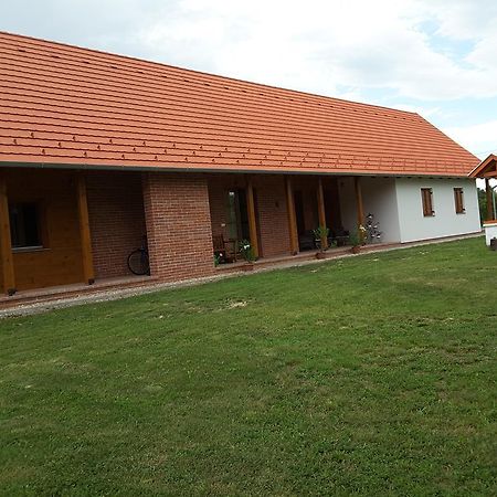 Malomko Apartman Zsira Bagian luar foto