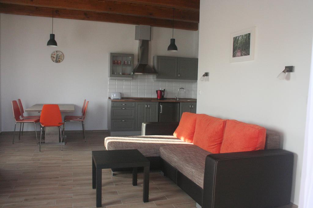 Malomko Apartman Zsira Bagian luar foto