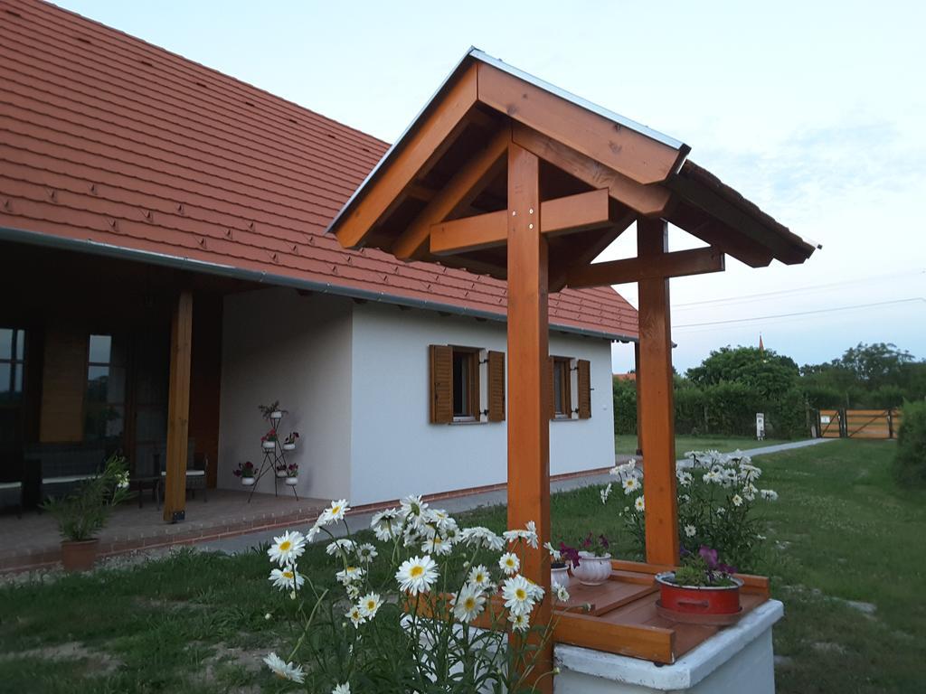Malomko Apartman Zsira Bagian luar foto